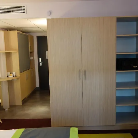 Adagio Paris Chatillon Малакоф
