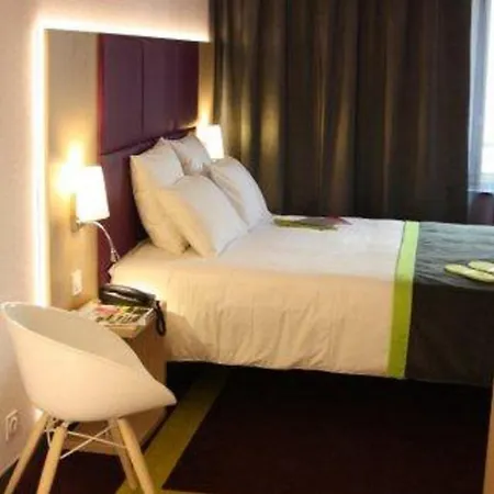 Adagio Paris Chatillon Aparthotel 4*