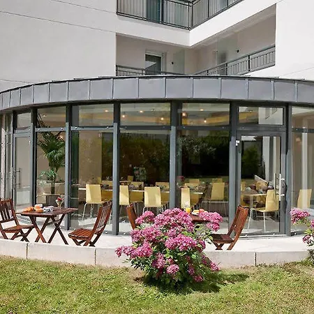 Adagio Paris Chatillon Lägenhetshotell 4*