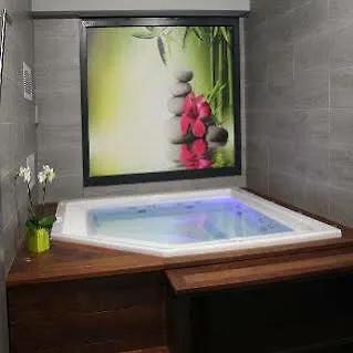 아다지오 파리 말라코프 샤티용